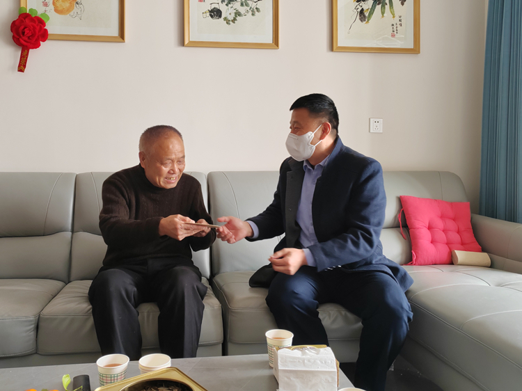 63d48e43dcc3a.jpg 黃.jpg